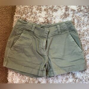Vineyard vines 00 army green shorts